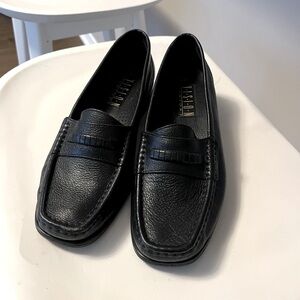 Vintage Black Leather Loafers